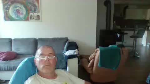 Snapshot of charles6064 chatting on 28, 5, 2026 charles6064 online show from 28, 5, 2026