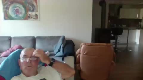 Snapshot of charles6064 chatting on 1, 6, 2026 charles6064 online show from 1, 6, 2026