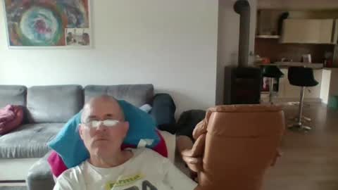 Snapshot of charles6064 chatting on 10, 6, 2026 charles6064 online show from 10, 6, 2026