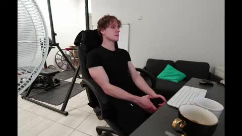 Snapshot of charles_dreams chatting on 26, 11, 2025 CHARLES DREAMS online show from 26, 11, 2025