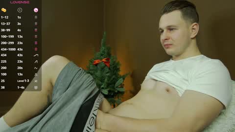 Snapshot of charlie_smiley chatting on 16, 12, 2024 Charlie Smiley online show from 16, 12, 2024