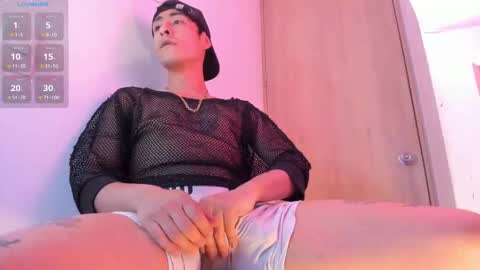 Snapshot of charliedubdub chatting on 17, 10, 2025 Charlie Marley INDEPENDENT MODEL online show from 17, 10, 2025