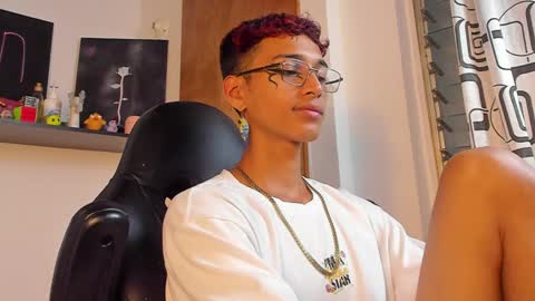 Snapshot of charlieerusso chatting on 24, 12, 2024 Charles Russo online show from 24, 12, 2024