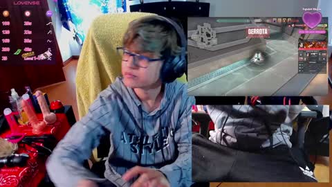 Snapshot of charlietaylorr__ chatting on 16, 12, 2024 Charlie online show from 16, 12, 2024