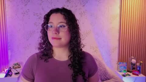 Snapshot of charlote__miller chatting on 18, 4, 2026 You honey online show from 18, 4, 2026