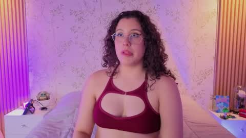 Snapshot of charlote__miller chatting on 19, 4, 2026 You honey online show from 19, 4, 2026