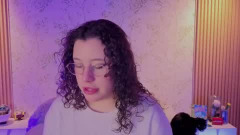 Snapshot of charlote__miller chatting on 25, 4, 2026 You honey online show from 25, 4, 2026