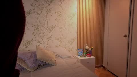 Snapshot of charlote__miller chatting on 5, 5, 2026 You honey online show from 5, 5, 2026