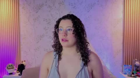 Snapshot of charlote__miller chatting on 13, 5, 2026 You honey online show from 13, 5, 2026
