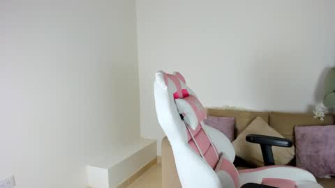    online show from 21, 1, 2025