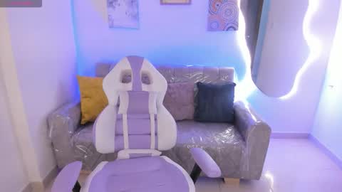    online show from 10, 11, 2025