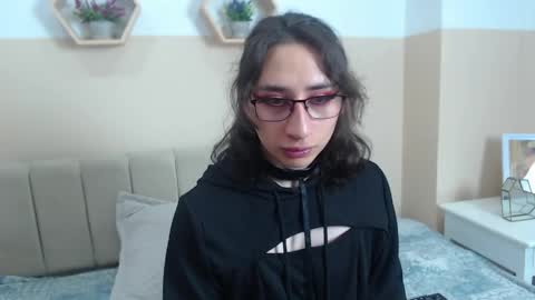Snapshot of charlothe_dumont chatting on 18, 4, 2026 charlothe_dumont online show from 18, 4, 2026