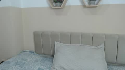 Snapshot of charlothe_dumont chatting on 24, 4, 2026 charlothe_dumont online show from 24, 4, 2026