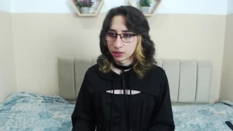 Snapshot of charlothe_dumont chatting on 13, 5, 2026 charlothe_dumont online show from 13, 5, 2026