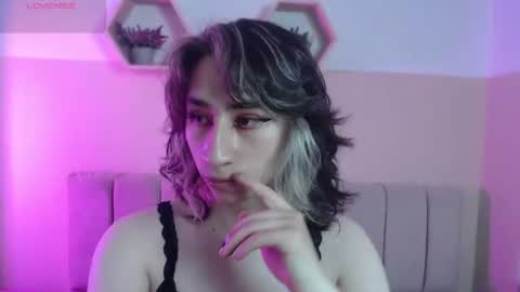 Snapshot of charlothe_dumont chatting on 11, 6, 2026 charlothe_dumont online show from 11, 6, 2026