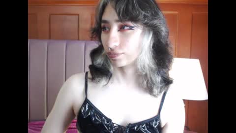 Snapshot of charlothe_dumont chatting on 9, 7, 2026 charlothe_dumont online show from 9, 7, 2026
