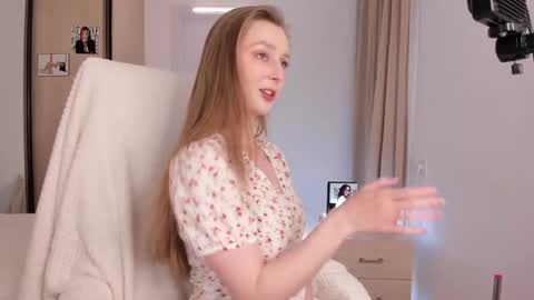 CharlottaWells online show from 22, 11, 2025