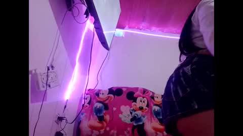 Snapshot of charlotte_023 chatting on 15, 10, 2025 charlotte_023 online show from 15, 10, 2025