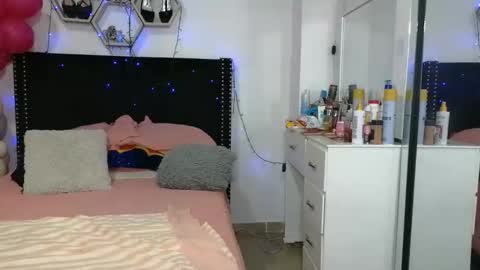 charlotte_027 online show from 23, 2, 2026