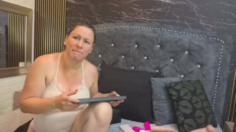 Snapshot of charlotte__g chatting on 24, 3, 2026 charlotte online show from 24, 3, 2026