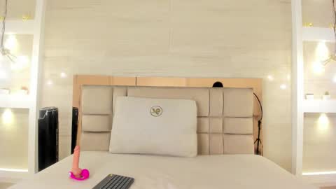 Charlotte colee online show from 14, 1, 2026