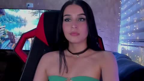Snapshot of charlotte_greys chatting on 23, 2, 2025 Charlotte online show from 23, 2, 2025