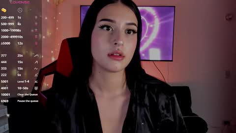 Snapshot of charlotte_greys chatting on 8, 9, 2025 Charlotte online show from 8, 9, 2025
