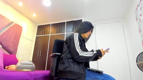 Charlotte Icee online show from 3, 2, 2025