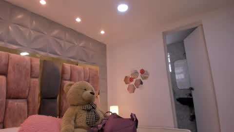 Charlotte Icee online show from 21, 3, 2026