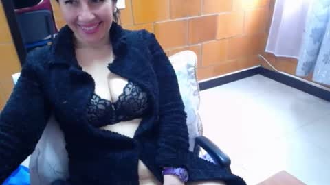 Snapshot of charlotte_temple chatting on 25, 11, 2025 Charlotte online show from 25, 11, 2025