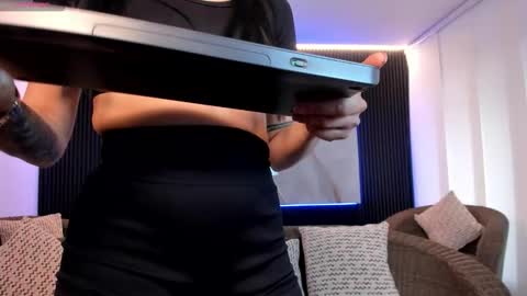 Charlotte  Everyday From 0700 to 1300 Col Time online show from 19, 9, 2025