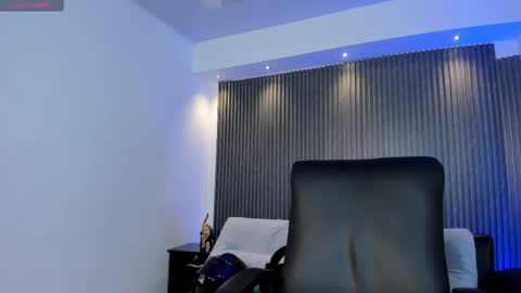 Charlotte  Everyday From 0700 to 1300 Col Time online show from 1, 12, 2025