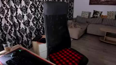 Charlotte Diamonds online show from 23, 10, 2025