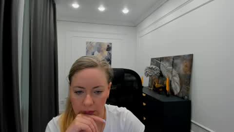 Snapshot of charlottekerti chatting on 18, 5, 2026 Charlotte online show from 18, 5, 2026