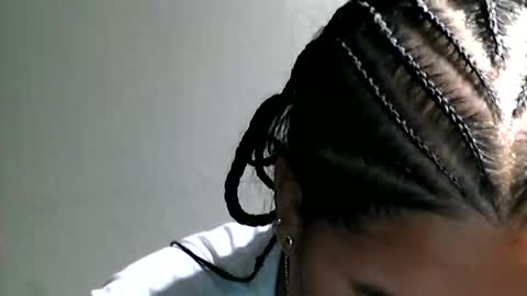 Snapshot of charlottequeen_21 chatting on 23, 4, 2026 charlottequeen_21 online show from 23, 4, 2026