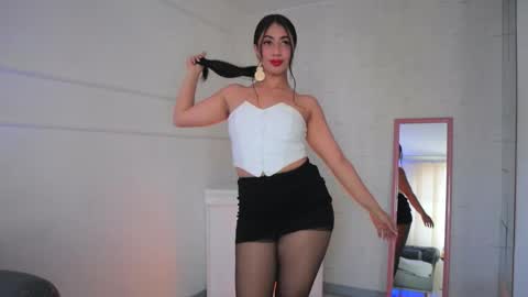 Snapshot of charlotterusso chatting on 27, 11, 2025 Lauren Rus online show from 27, 11, 2025