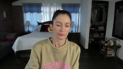 Charlotte online show from 22, 10, 2025