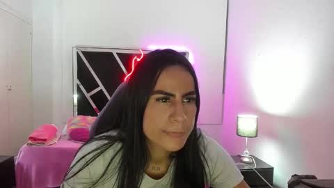 Snapshot of charlotthe_ee chatting on 11, 10, 2025 online show from 11, 10, 2025