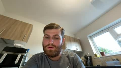 Snapshot of charmerboi2 chatting on 9, 8, 2026 charmerboi2 online show from 9, 8, 2026