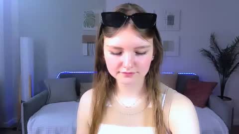 Snapshot of charminglookeva chatting on 24, 6, 2026 Im Eva online show from 24, 6, 2026