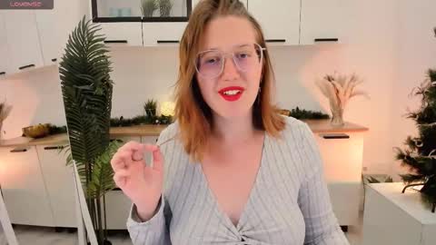 Snapshot of charmygrace chatting on 18, 12, 2025 Grace online show from 18, 12, 2025