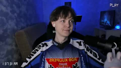 Snapshot of charonbaby1 chatting on 25, 10, 2025 lynxy online show from 25, 10, 2025