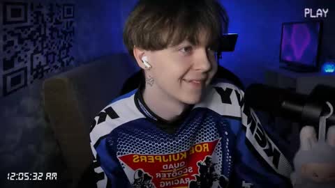 Snapshot of charonbaby1 chatting on 7, 11, 2025 lynxy online show from 7, 11, 2025