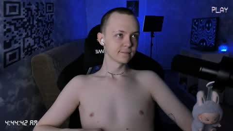 Snapshot of charonbaby1 chatting on 18, 12, 2025 lynxy online show from 18, 12, 2025