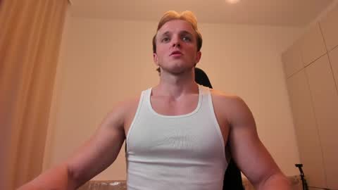 Snapshot of chasereed_ chatting on 8, 5, 2026 Chase Reed online show from 8, 5, 2026