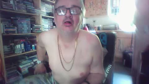 Snapshot of chatubatelee555 chatting on 18, 6, 2026 lee online show from 18, 6, 2026