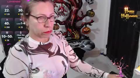 CHAYLA VICTORIA RUIZ  online show from 1, 11, 2025