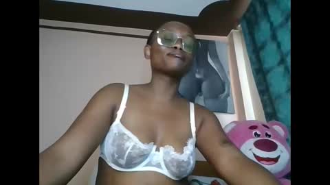 Snapshot of cheeky_charms chatting on 16, 5, 2026 cheeky_charms online show from 16, 5, 2026