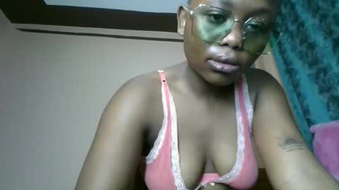 Snapshot of cheeky_charms chatting on 17, 5, 2026 cheeky_charms online show from 17, 5, 2026