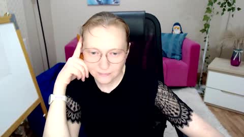 Snapshot of cheerful_madam1 chatting on 26, 4, 2026 cheerful_madam1 online show from 26, 4, 2026